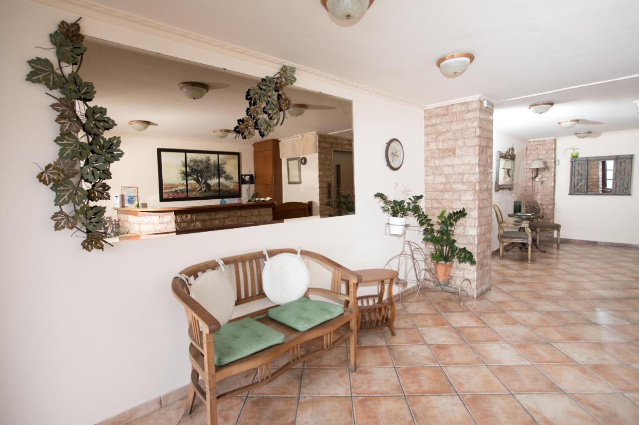 Saga Pension Gytheio Exterior foto