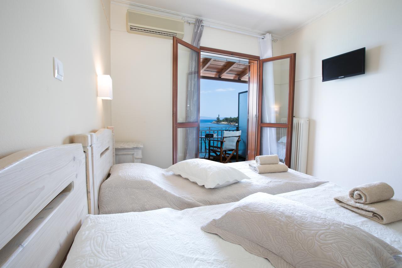 Saga Pension Gytheio Exterior foto